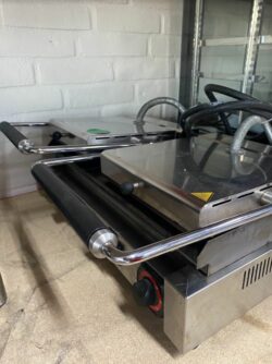 Klemgrill fra RM Gastro dobbelt brugt