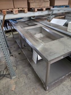 Stålbord med kølebrønd og BainMarie brugt